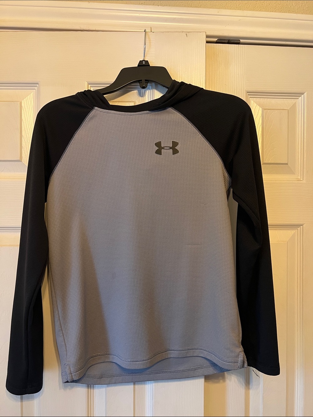 Under Armour Gray and Black Hooded Athletic Long-Sleeve